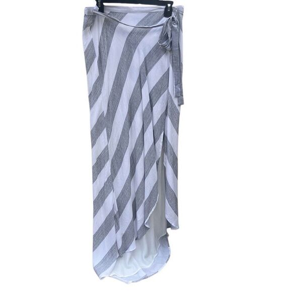 546. Lulus striped top and wrap skirt set small & med - Picture 2 of 8